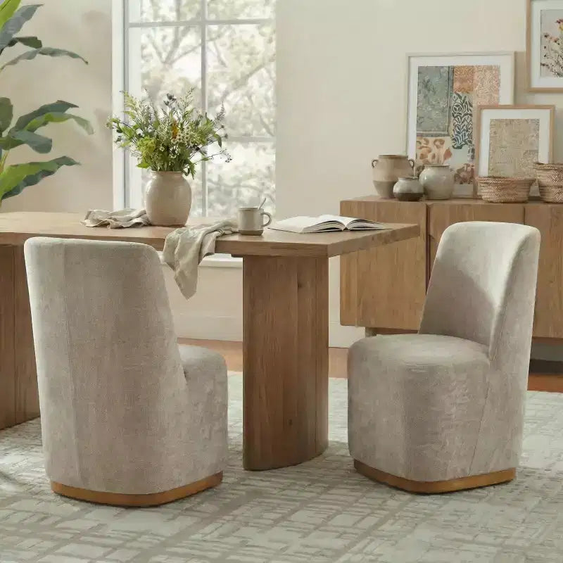 Chaise de salle à manger Ilona moderne en chenille et bois d'hévéa (paquet de 2)