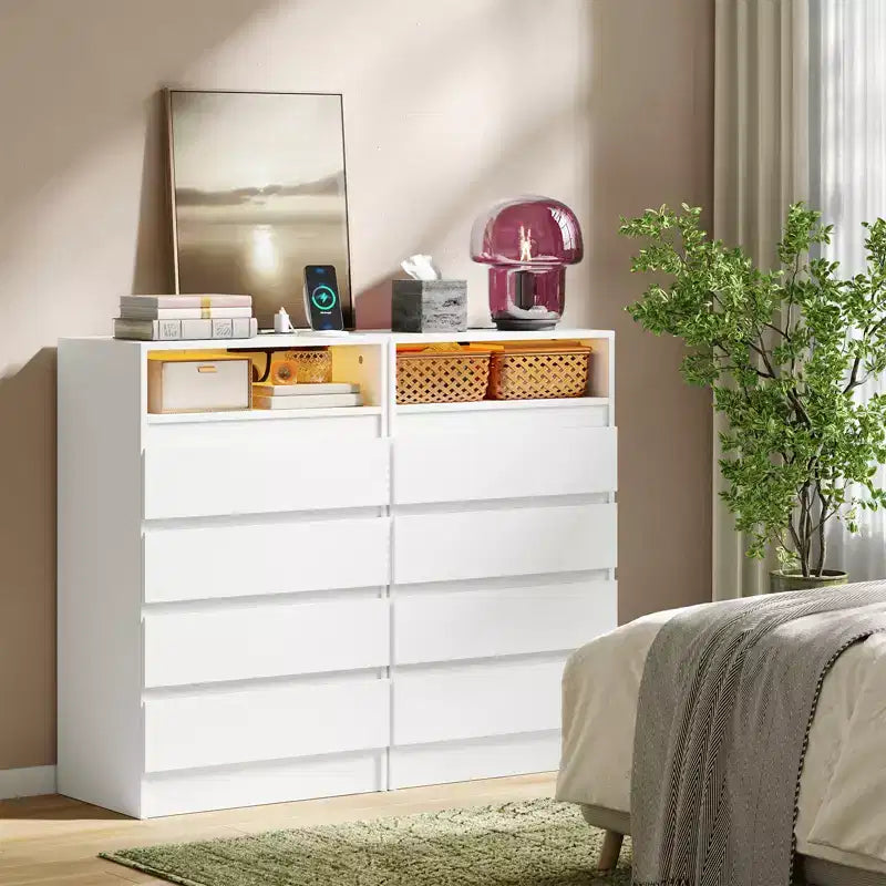 Commode blanche à 4 tiroirs avec dispositif anti-basculement mural, plateau robuste et tiroirs spacieux pour la chambre, le salon ou les petits espaces