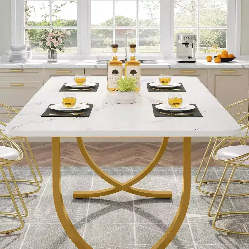 Table à manger rectangulaire de 160 cm pour 4 à 6 personnes, table de cuisine moderne avec plateau en faux marbre et pieds en métal pour salle à manger, cuisine, blanc et or
