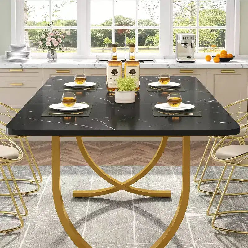 Table à manger rectangulaire de 160 cm pour 4 personnes, table de cuisine moderne avec plateau en faux marbre et pieds en métal pour salle à manger, cuisine, noir et or