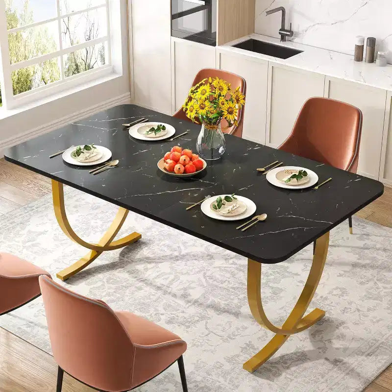 Table à manger rectangulaire de 160 cm pour 4 personnes, table de cuisine moderne avec plateau en faux marbre et pieds en métal pour salle à manger, cuisine, noir et or