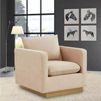 Fauteuil d'appoint en velours Nervo, rembourré avec cadre en acier inoxydable doré, design moderne pour salon, bureau et salle d'attente.