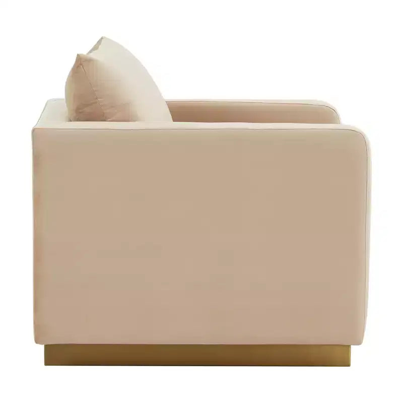 Fauteuil d'appoint en velours Nervo, rembourré avec cadre en acier inoxydable doré, design moderne pour salon, bureau et salle d'attente.